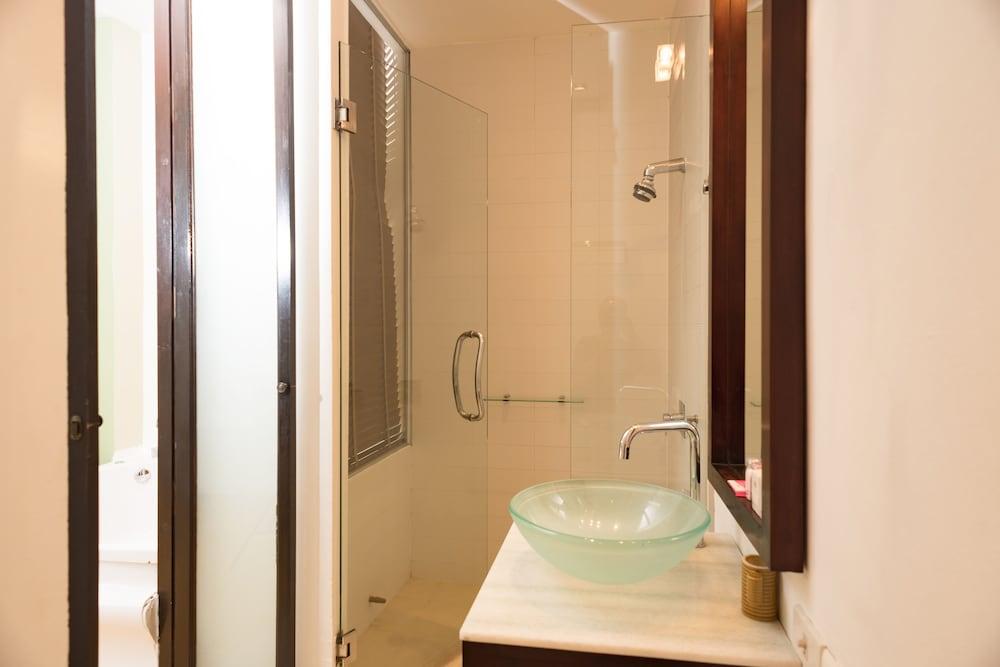 Mandalai Hotel تشالوكلوم المظهر الخارجي الصورة